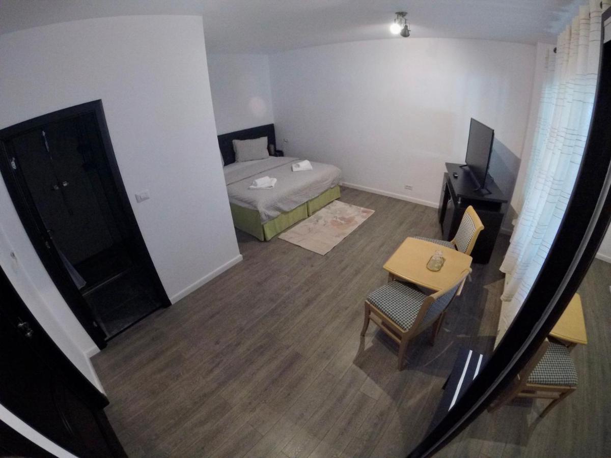 Cochet Accommodation Piatra Neamt Exterior photo
