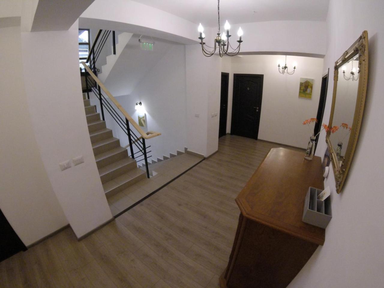 Cochet Accommodation Piatra Neamt Exterior photo